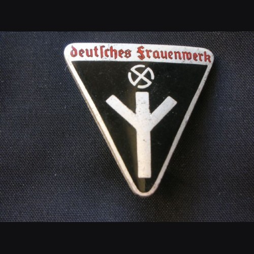 Deutsches Frauenwerk Badge # 1503