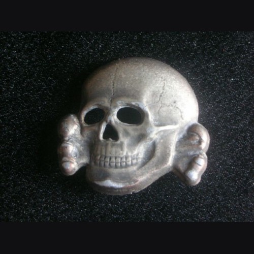 SS Totenkopf Cap Skull- Deschler # 1943