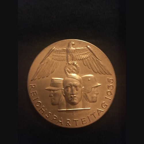 Adolf Hitler Owned 1935 Nurnburg Table Medal in Gold ( Frau Winter Estate )